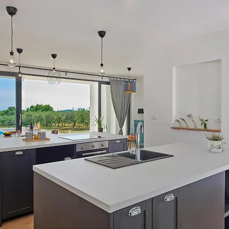 Vinci In Smoljanci וילה